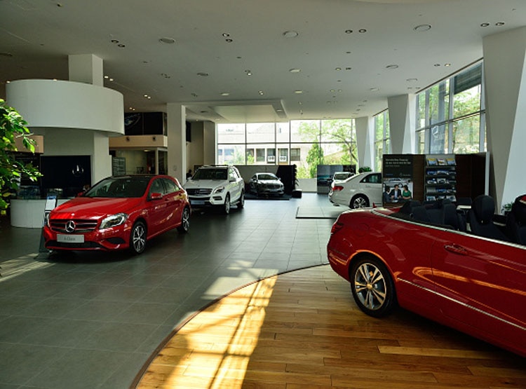 मई में बिक्री में भारी गिरावट