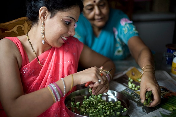 कर्जदारों की लिस्ट में महिलाएं कम