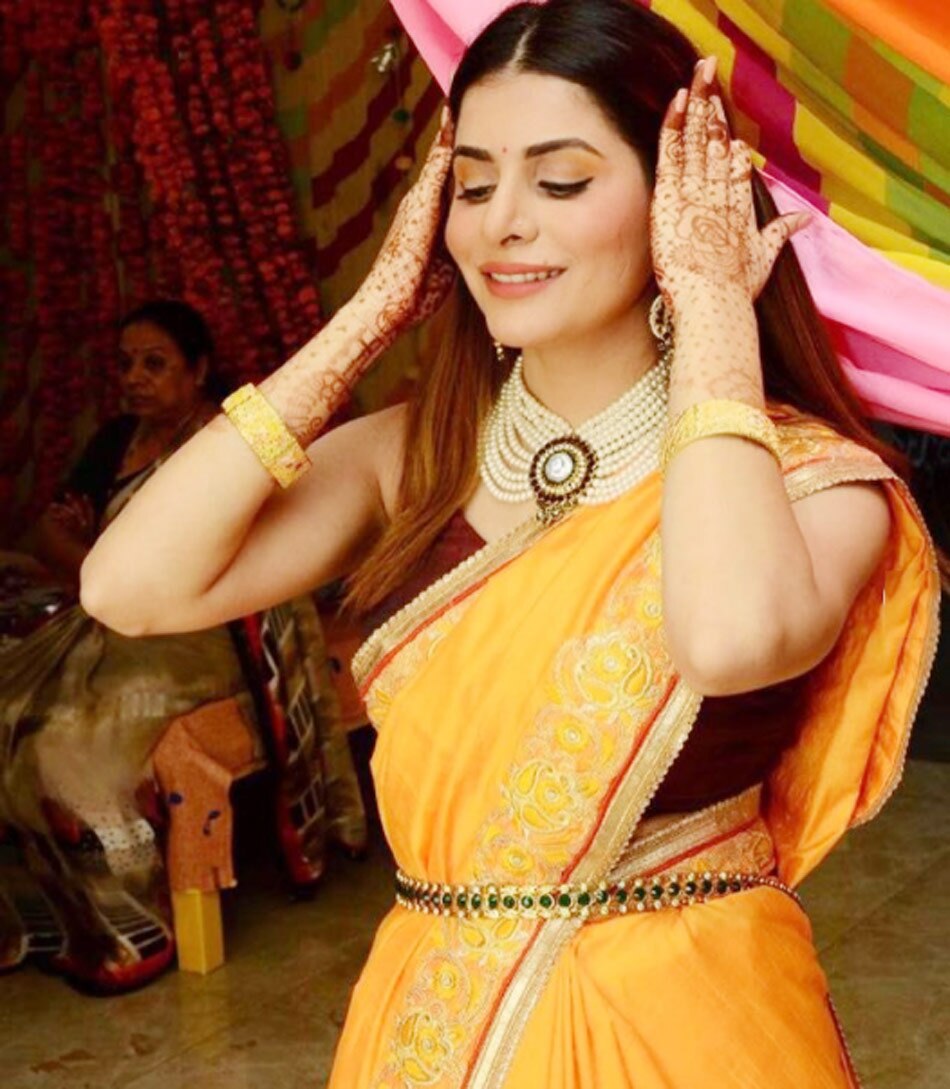 ईशा आनंद शर्मा