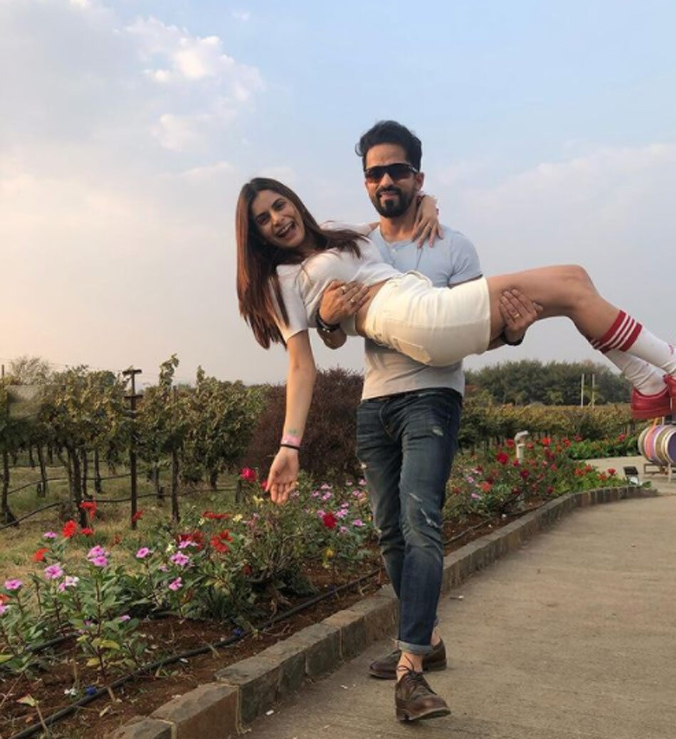 ईशा आनंद शर्मा-वासदेव सिंह जसरोतिया 