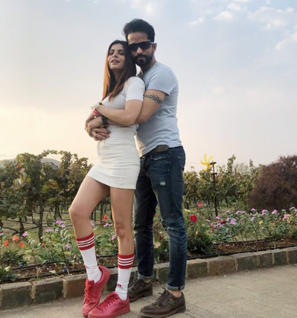 ईशा आनंद शर्मा-वासदेव सिंह जसरोतिया 