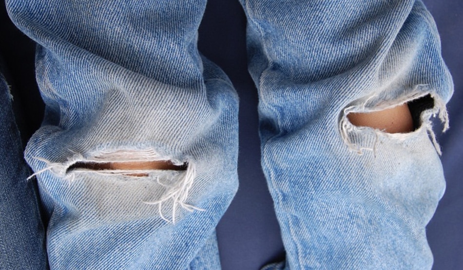 फटे हुए कपड़े