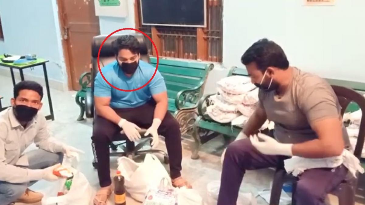 कामेश सामाजिक कार्यों में भी आगे रहता था