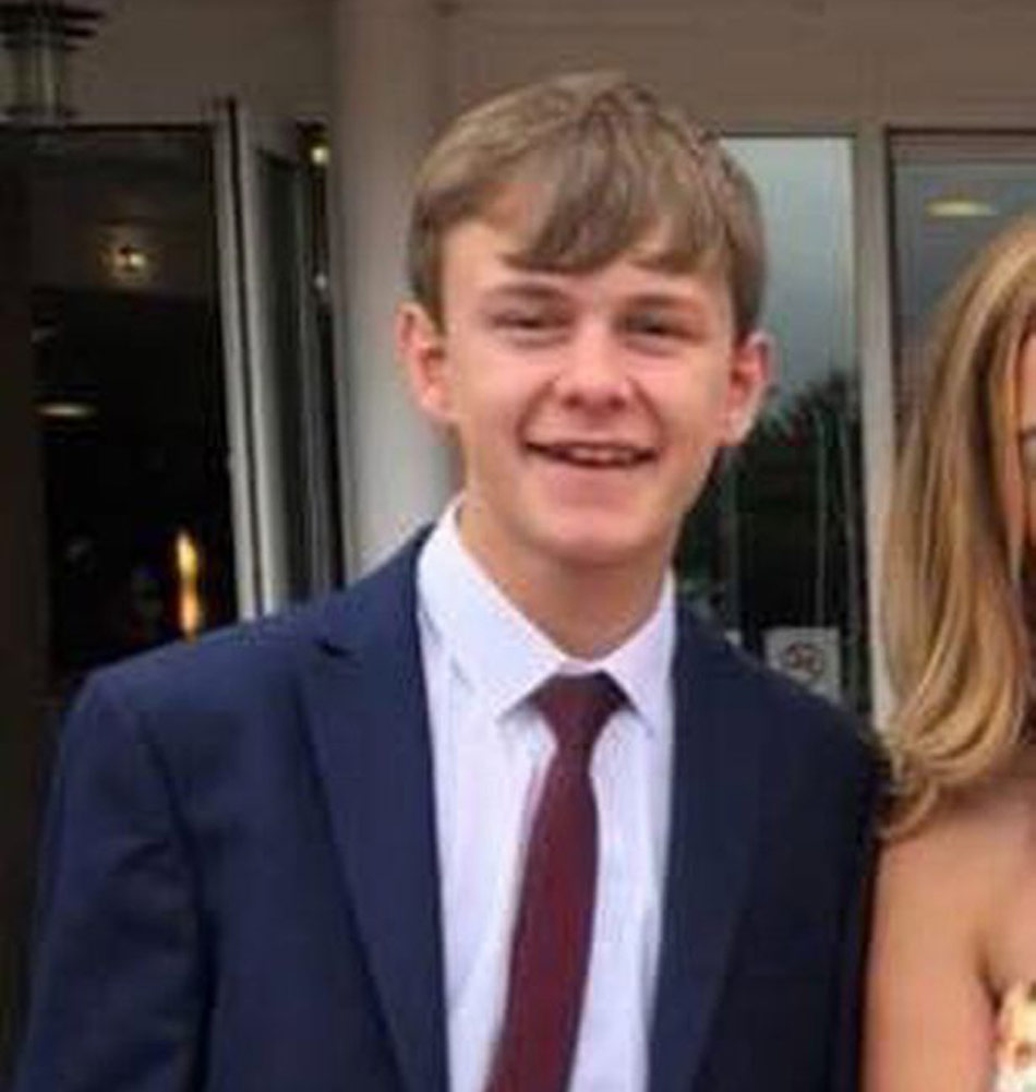 flight drunk man crazy