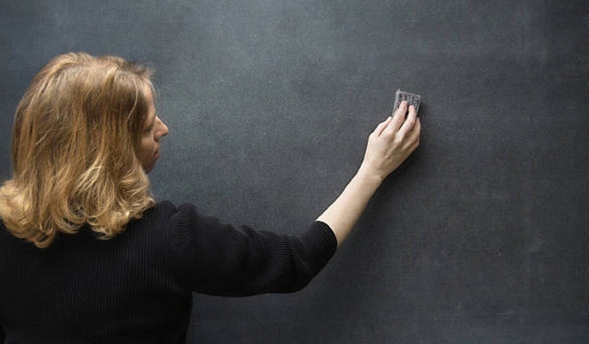 छात्र संग फरार महिला टीचर