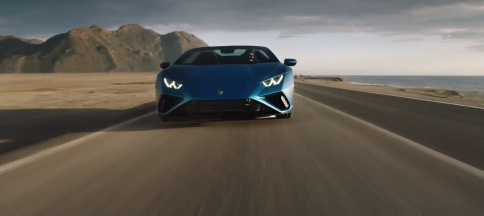 नए मॉडल में वी10 इंजन 