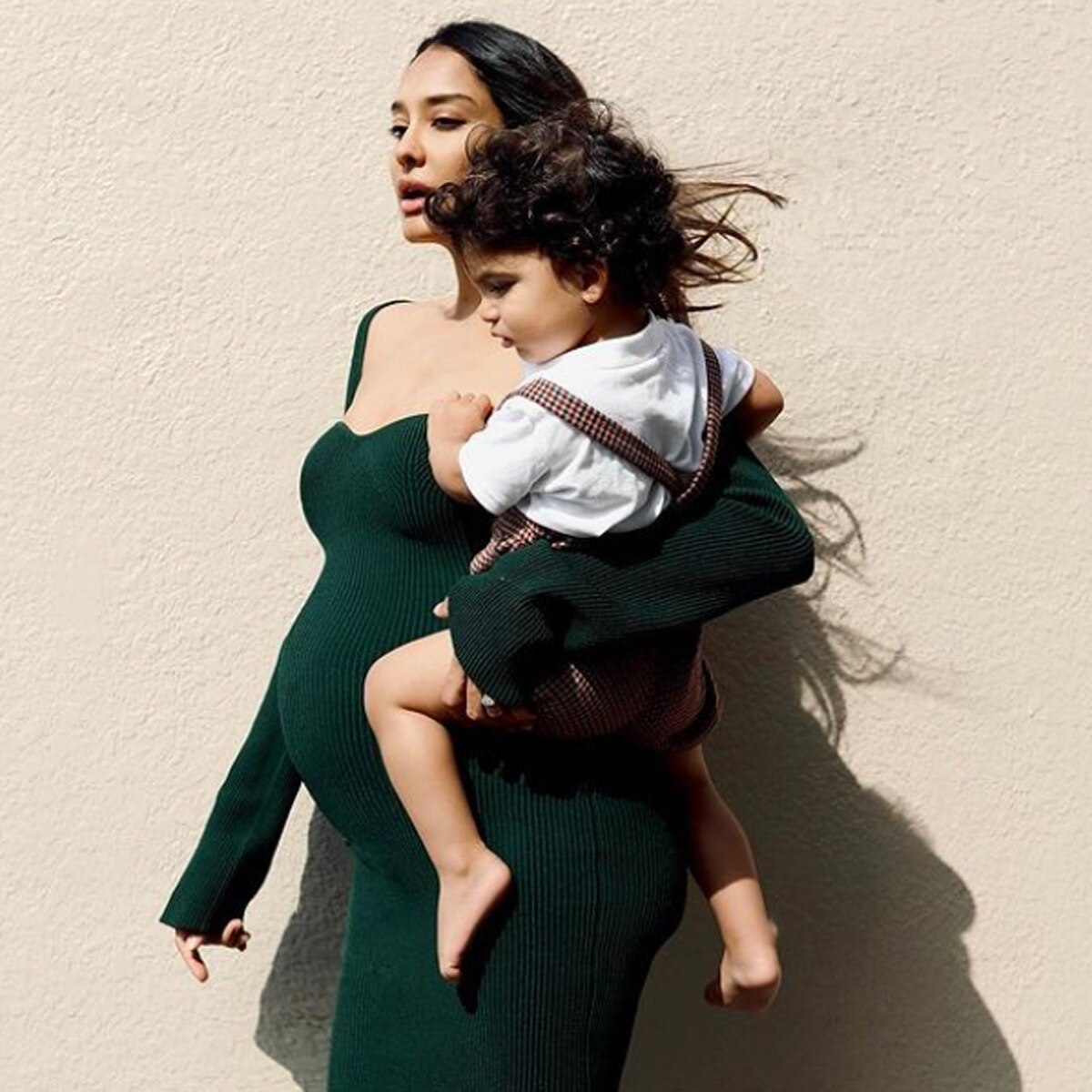 लीजा हेडन बेटे लियो के साथ  