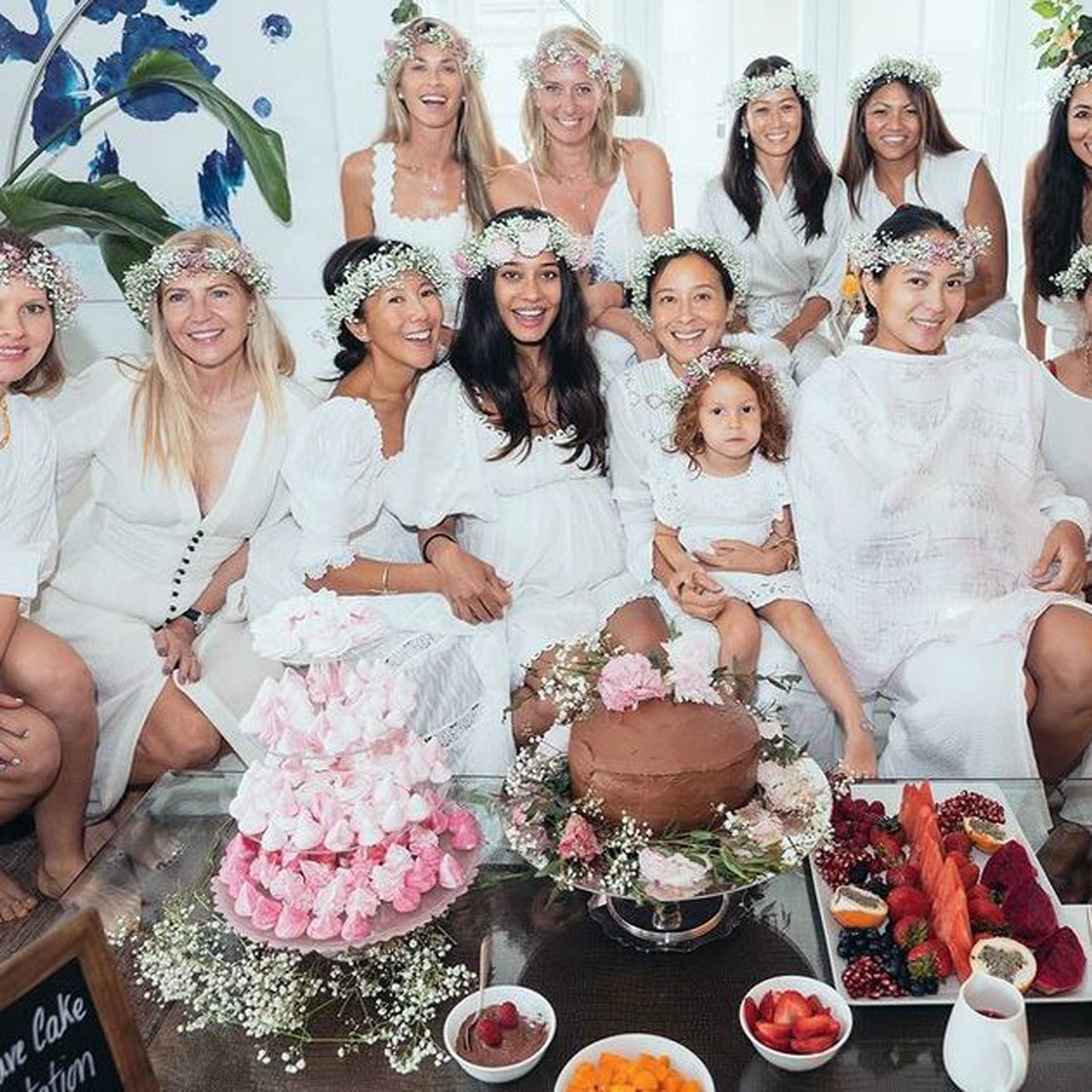 लीजा हेडन बेबी शावर