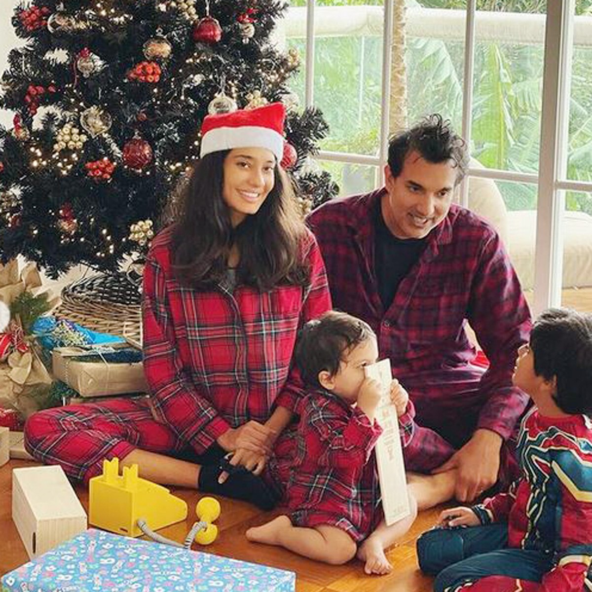 लीजा हेडन बेबी शावर