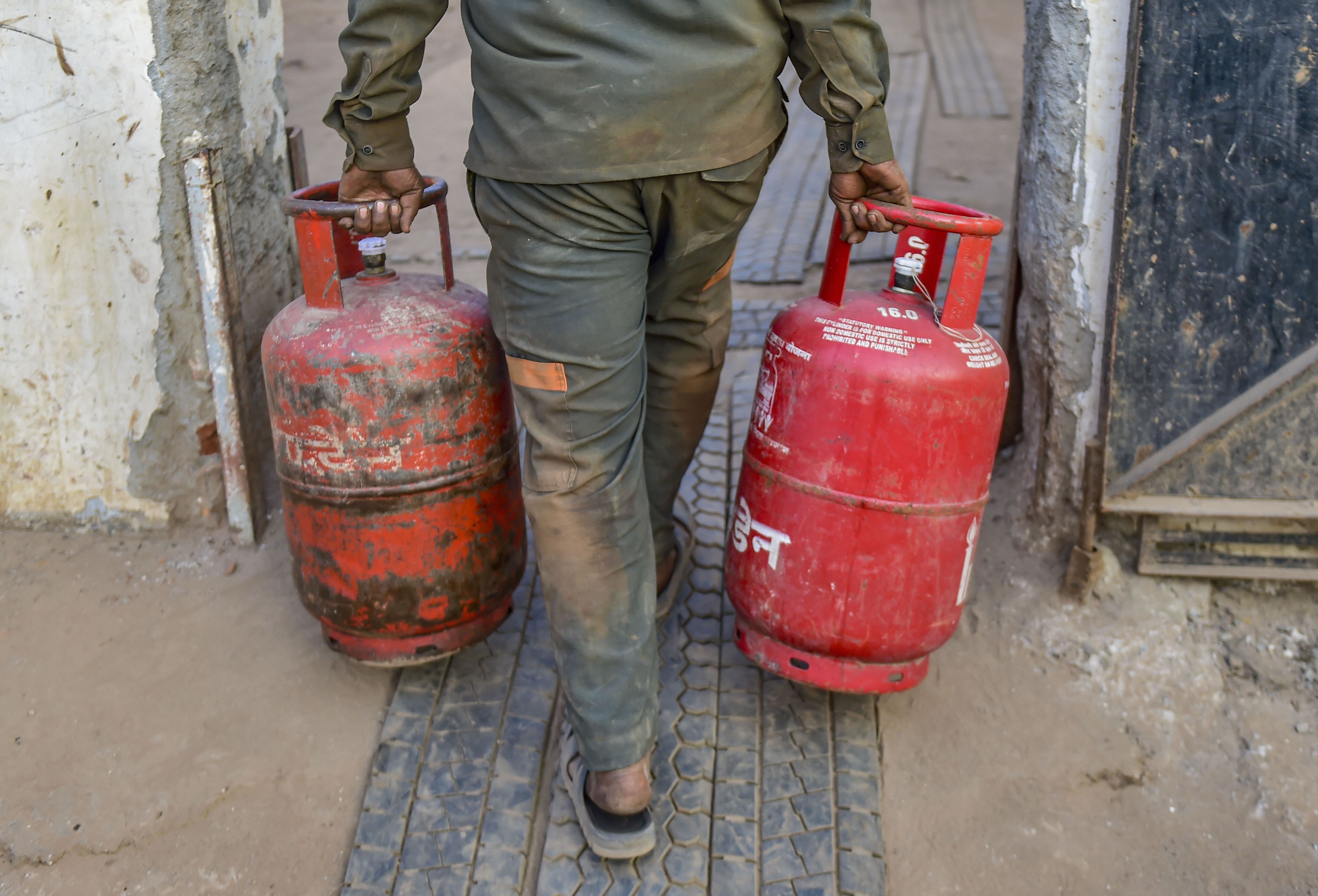 बुकिंग के वक्त डिस्ट्रीब्यूटर्स चुनने की सुविधा