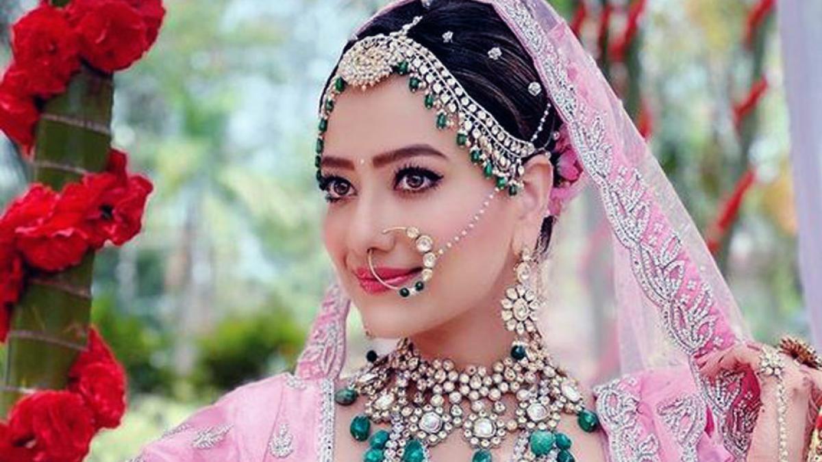 अनुपमा: वनराज संग शादी के लिए काव्या ने पहना 10 किलो का लहंगा, Photos