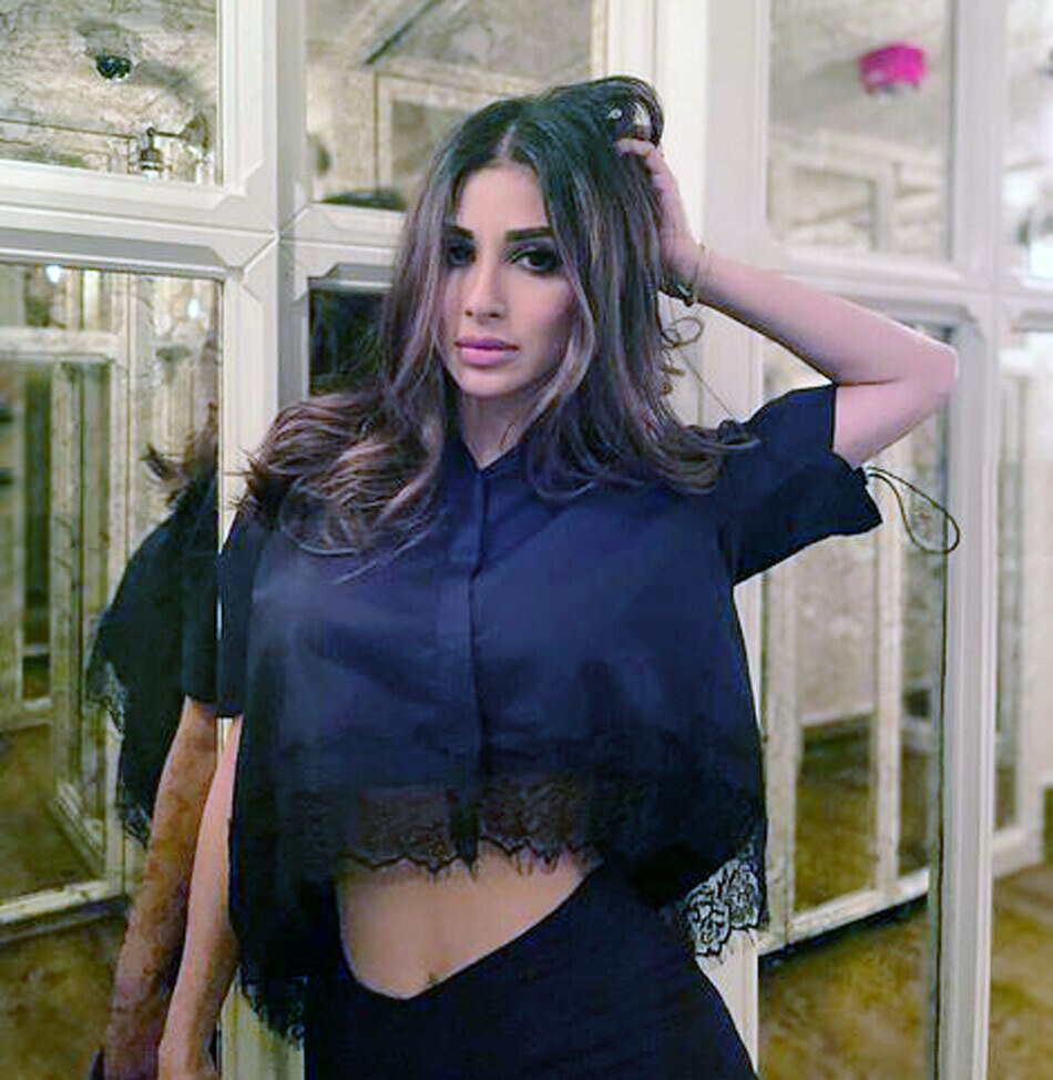 मौनी रॉय