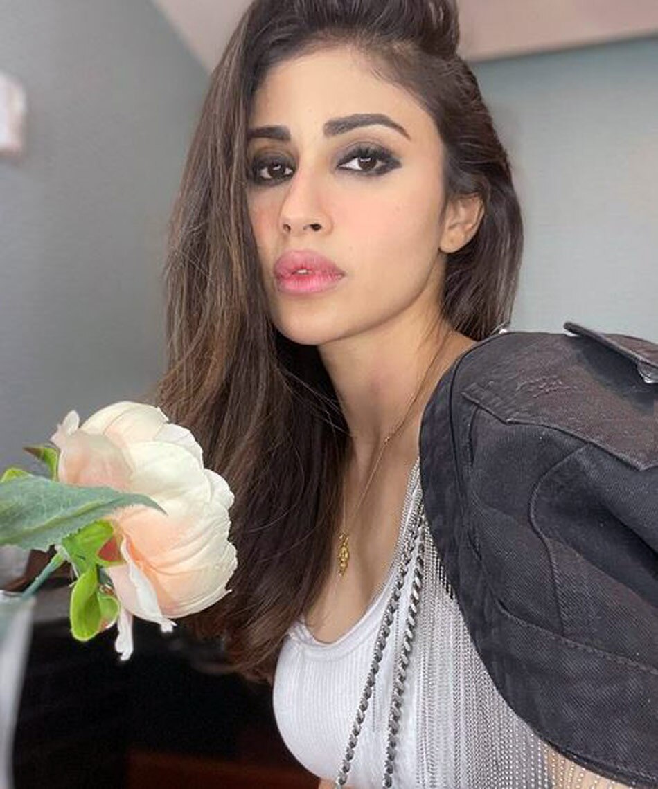 मौनी रॉय