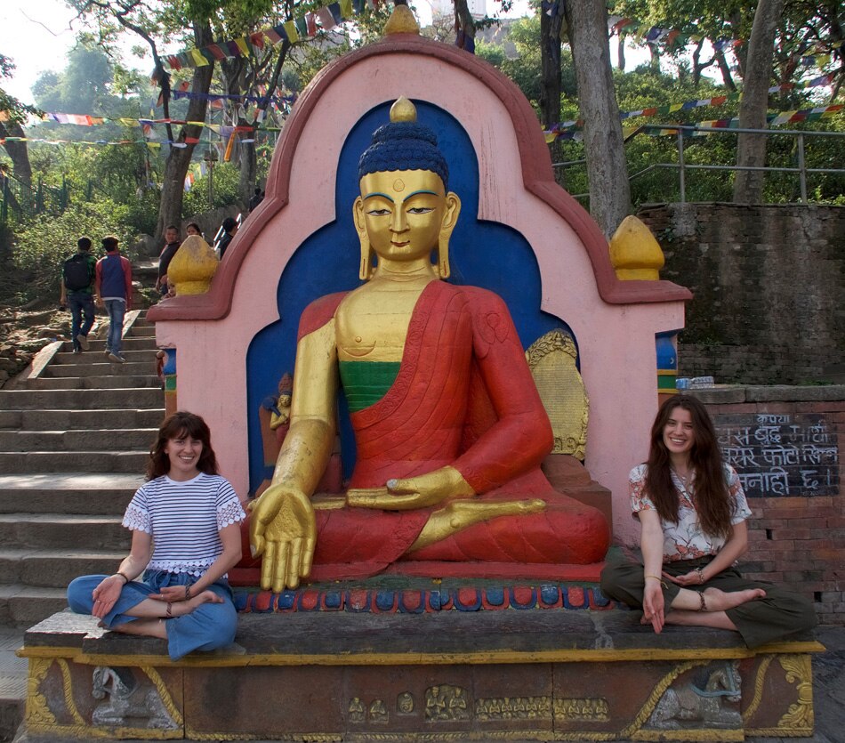 Woman fight with crocodile