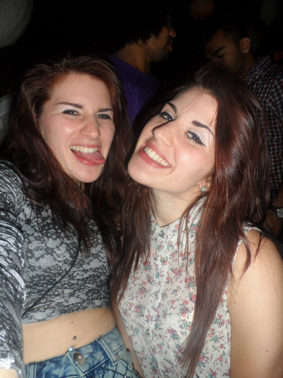 Woman fight with crocodile