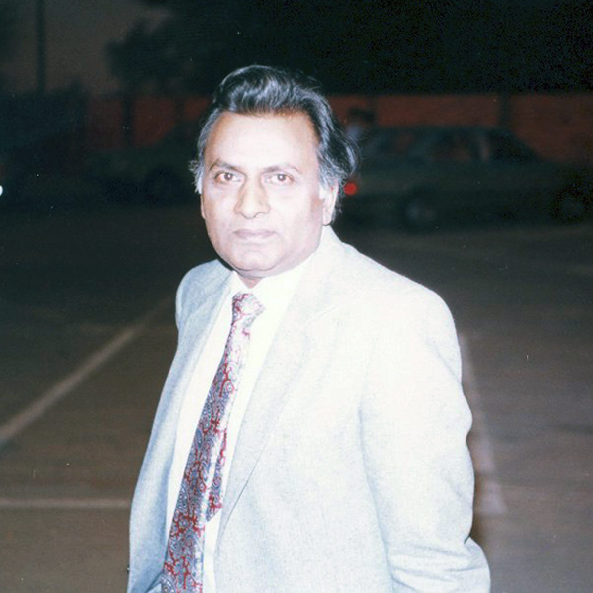 mahatama gandhi great granddaughter fraud