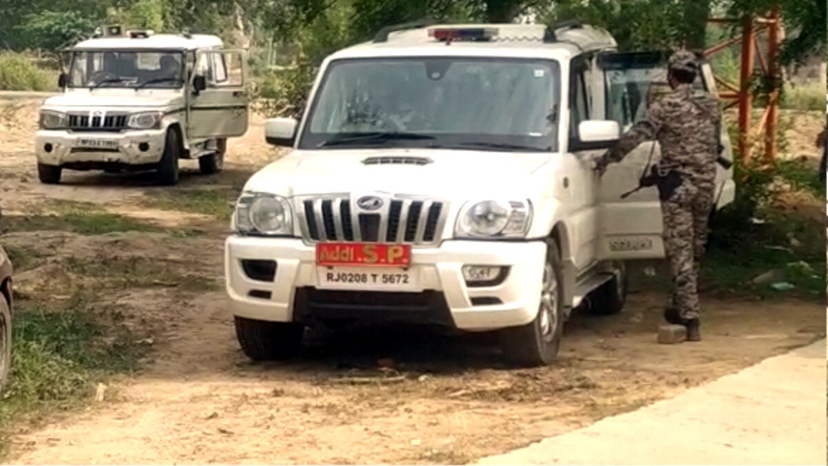 पुल‍िस चौकी से चोरी हो गईं बंदूकें और कारतूस