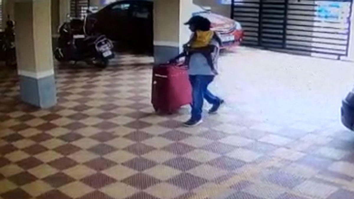 लाश को सूटकेस में डाला और लगा दी आग