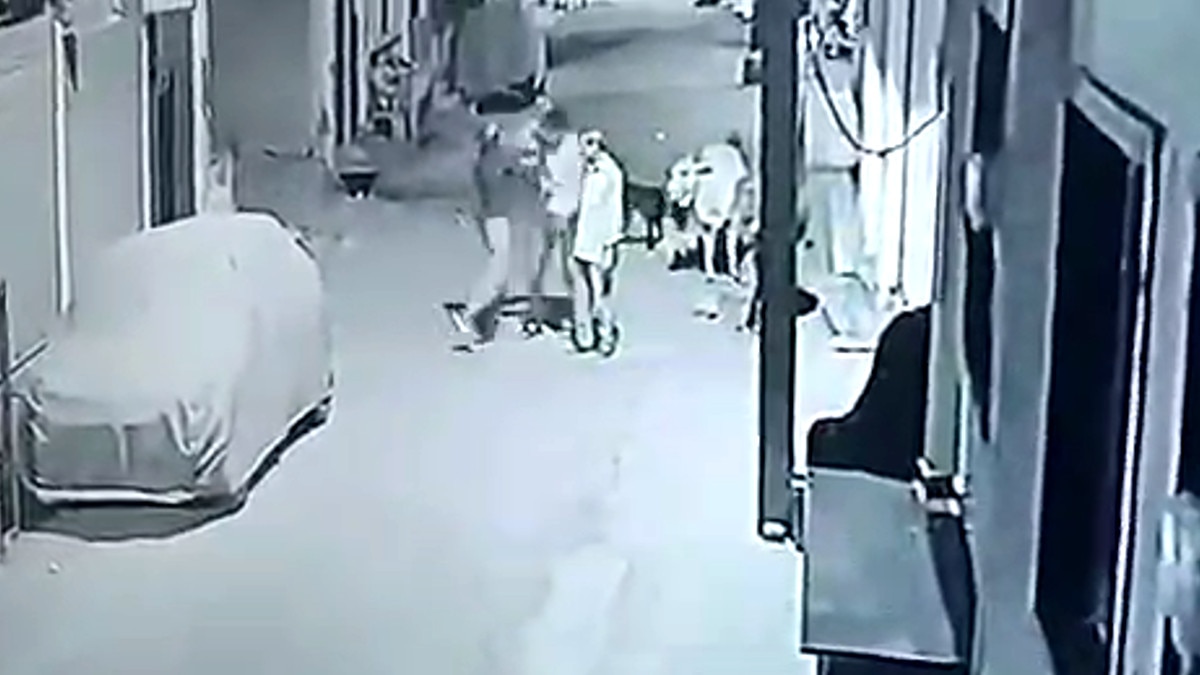 Live murder caught in CCTV 