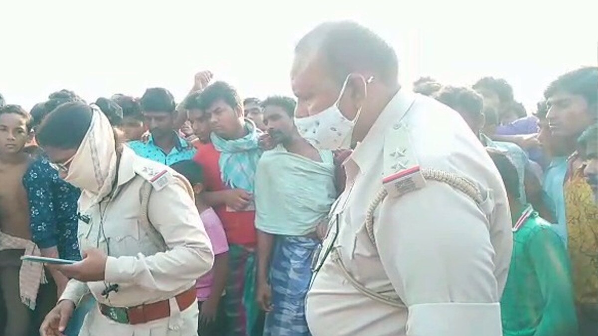 Angry father kills minor daughter