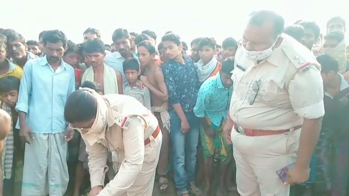 Angry father kills minor daughter