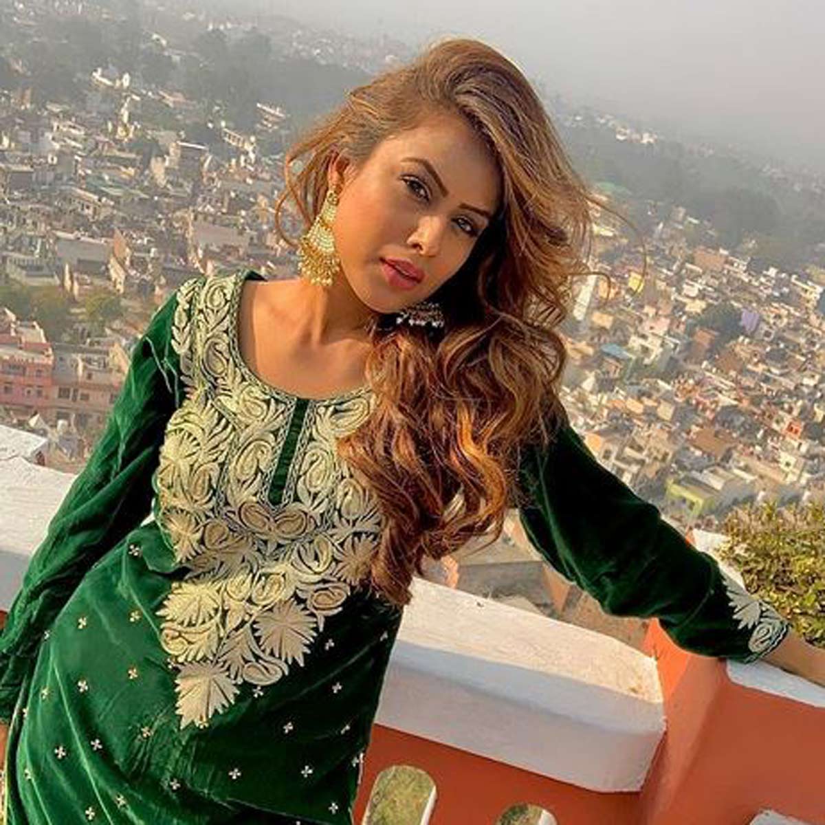 निया शर्मा