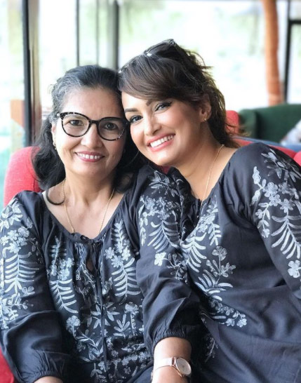 निशा रावल