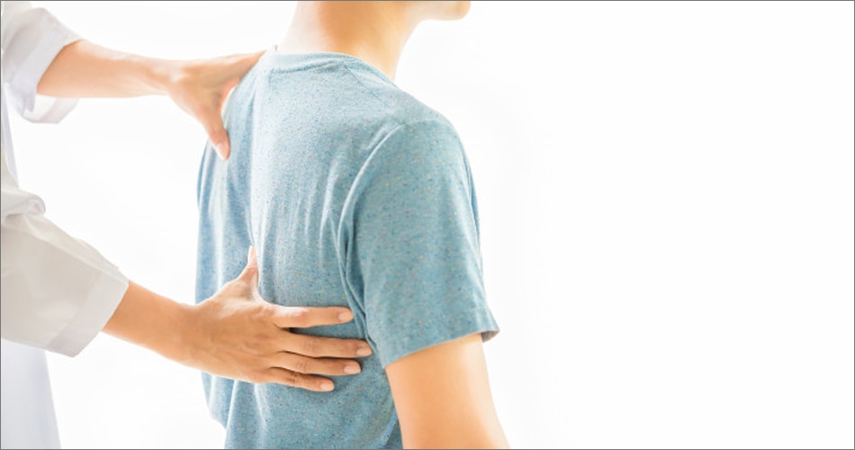 कमर दर्द दूर भगाने वाला आसन