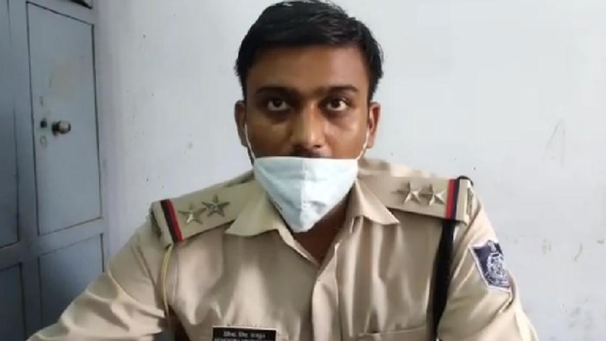 गुस्साए कुरियर बॉय ने कर दी फायरिंग 