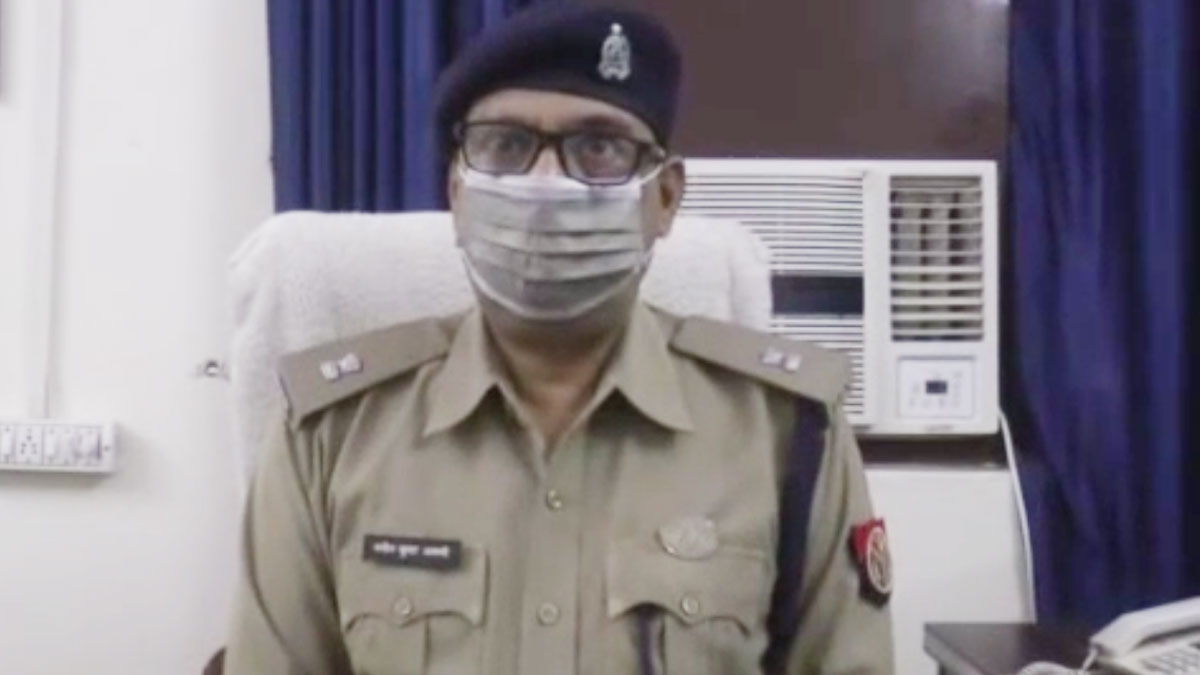 शादी के लिए युवक के घर युवती बैंड बाजा बरात लेकर पहुंची