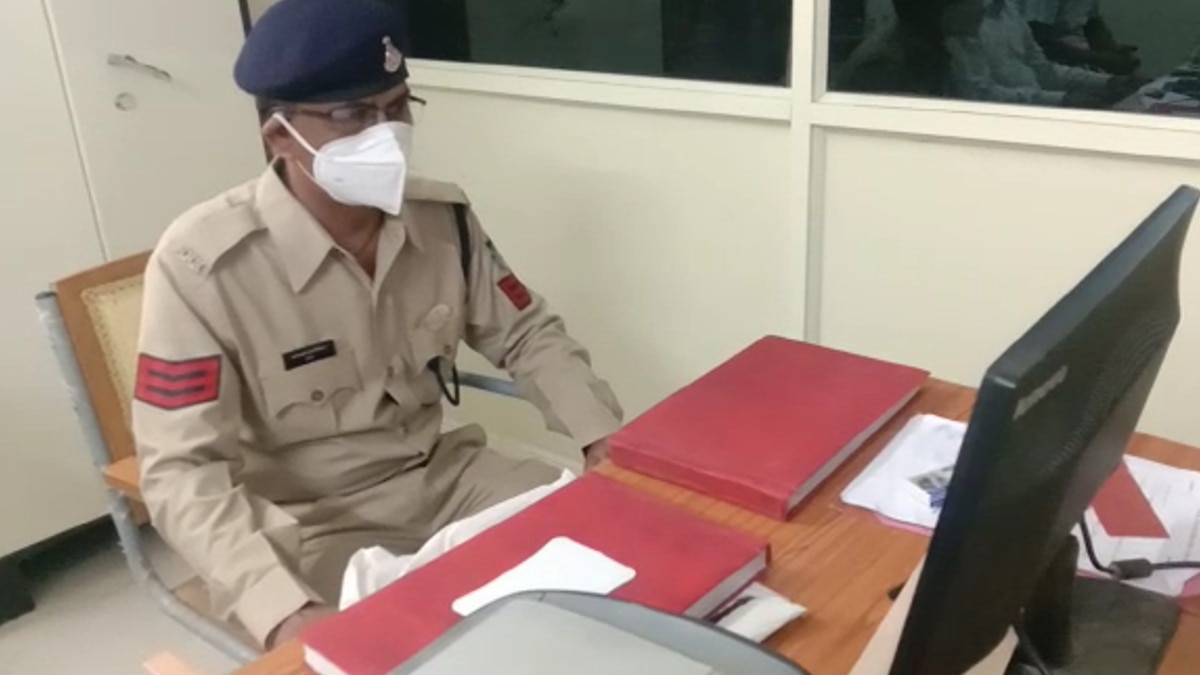 head constable Balram Patidar never absent