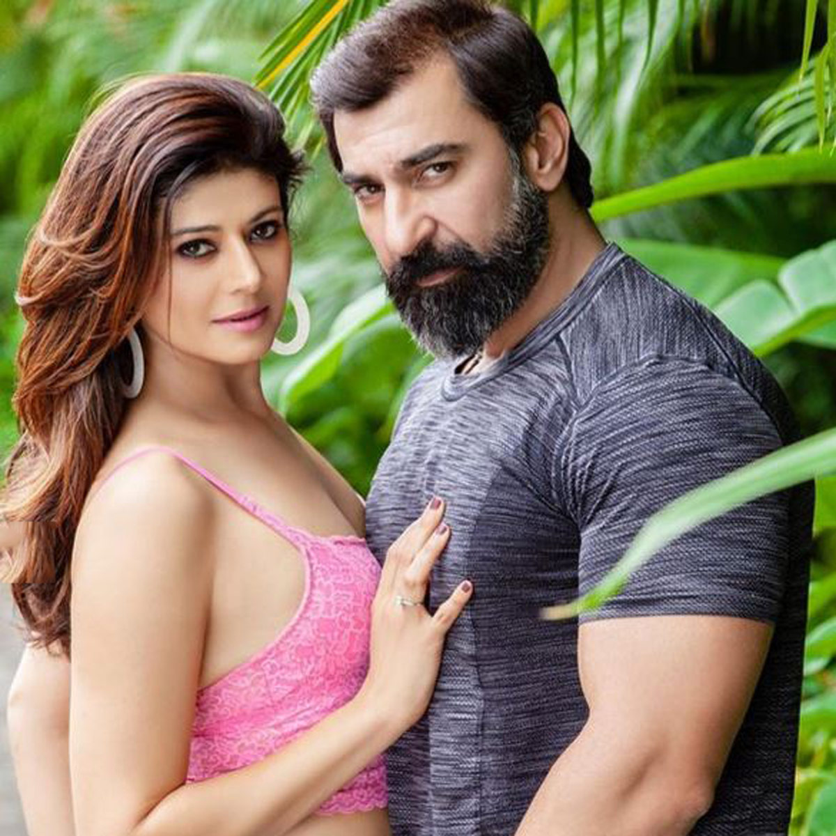 नवाब शाह संग पूजा बत्रा