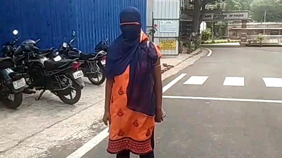 पीड़‍ित युवती.