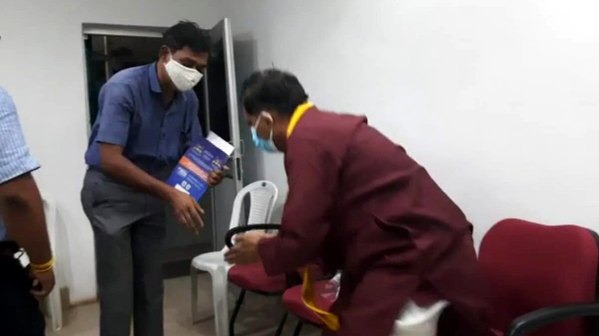 Gandhigiri of BJP MLA