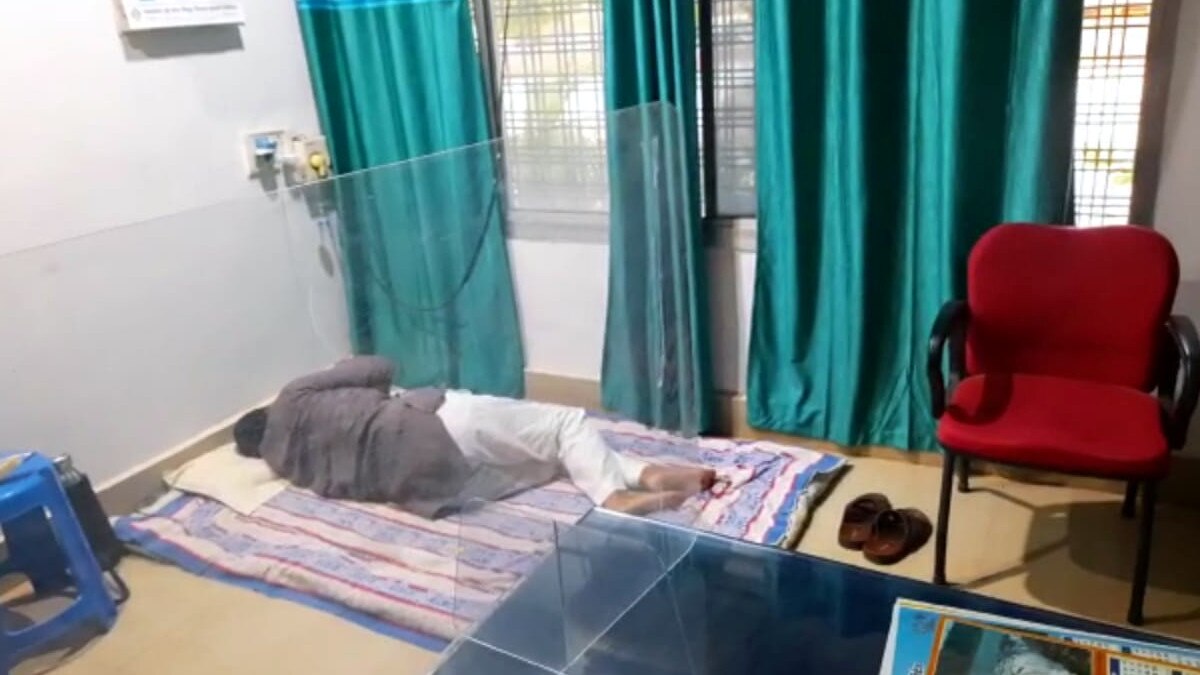 Gandhigiri of BJP MLA