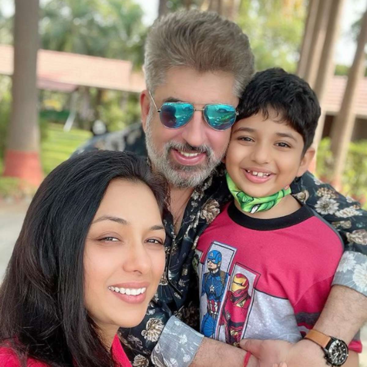 रुपाली गांगुली पति अश्व‍िन के वर्मा और बेटे के साथ 