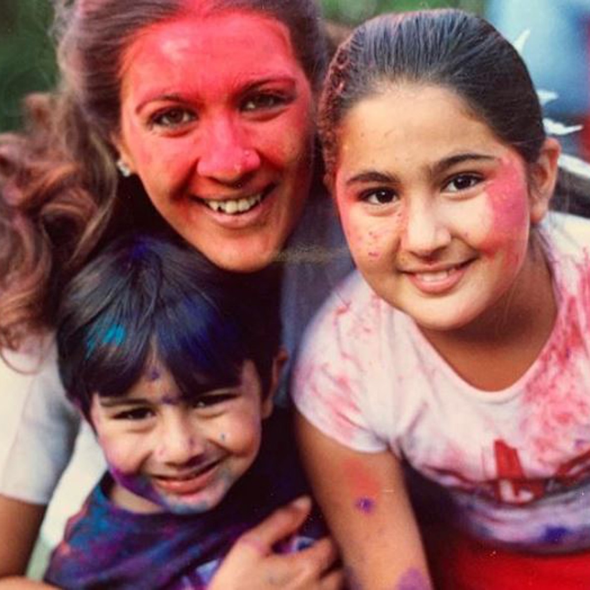 बच्चों संग अमृता सिंह