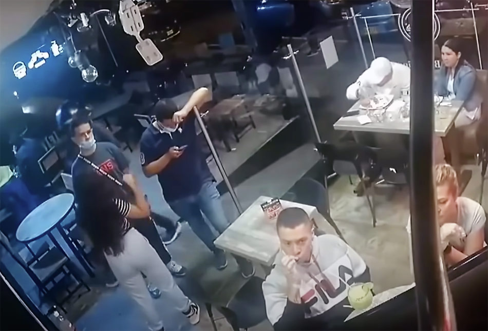 man calm while robbery