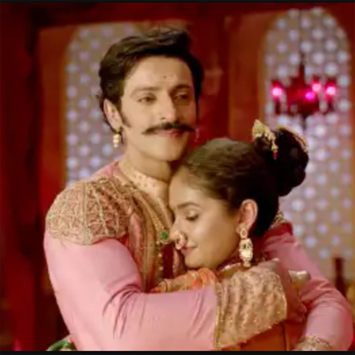 अनुष्का सेन और विकास मनकतला