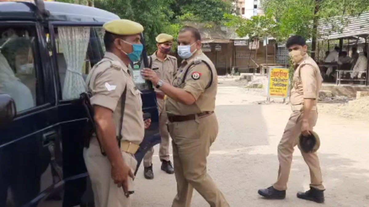 सेल्फी लेते समय ट्रेन की चपेट में आए दो भाई 
