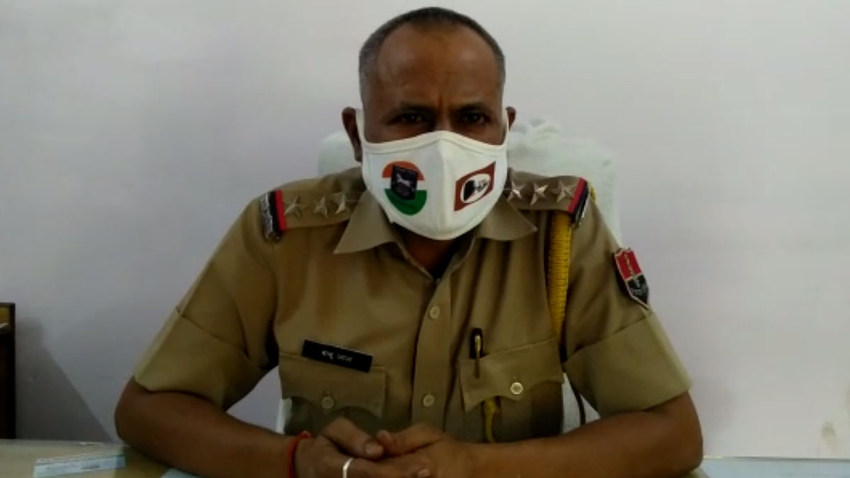 बीच सड़क हुई मारपीट का वीडियो वायरल 