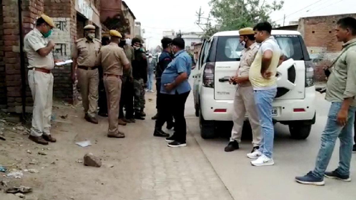 सरेआम मारी बुजुर्ग को गोलियों से भूना 