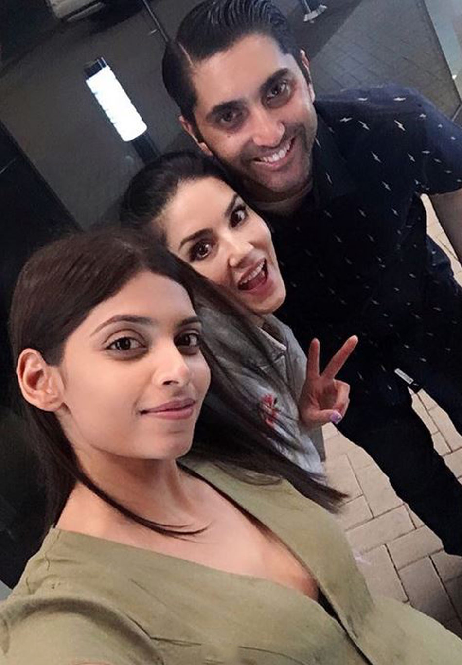 फैमिली संग सनी लियोनी  