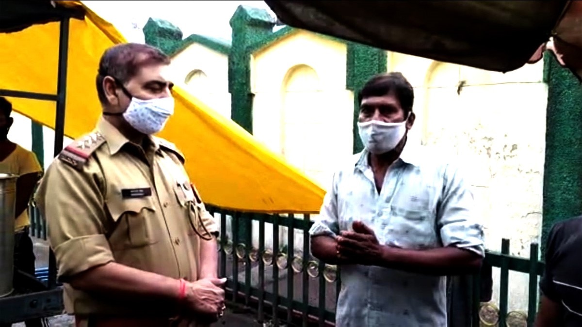 सिपाहियों ने मुफ्त में बिरयानी उड़ाई, इंस्पेक्टर को देने पड़े पैसे 