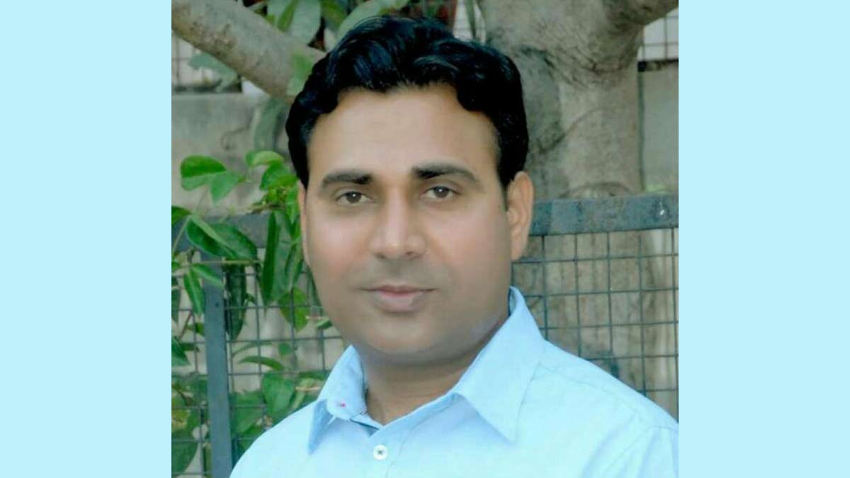 पुलिस थाने में बंद बिल्डर को मिल रहा था वीवीआईपी ट्रीटमेंट 