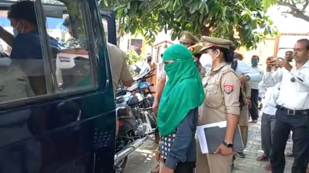 लड़की ने उत्पीड़न से परेशान होकर की प्रधान पति की हत्या