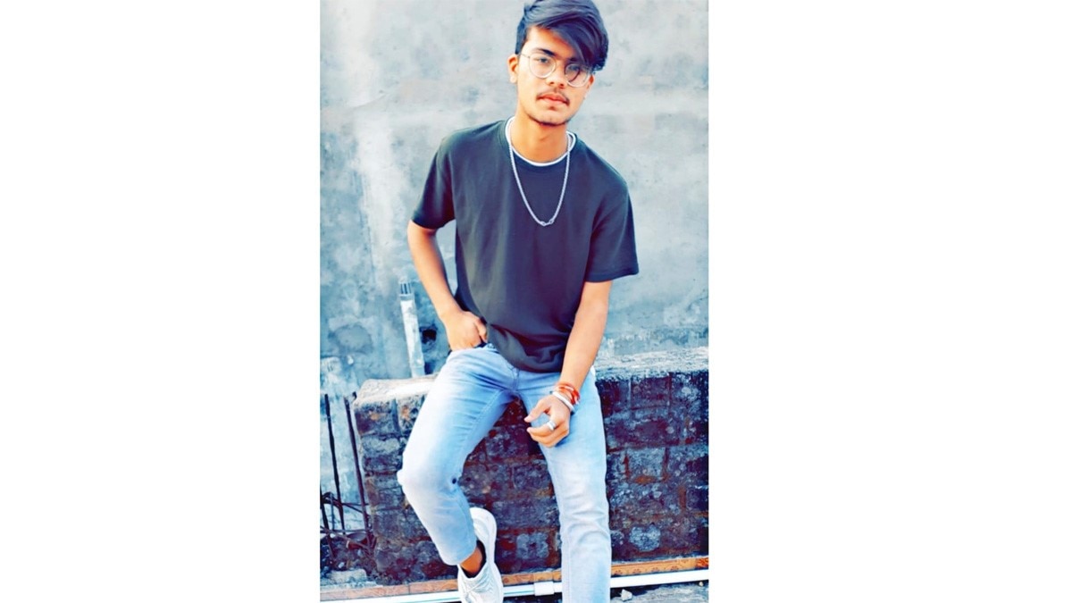 युवक को सांप ने काटा ट्रक ड्राइवर ने जहर चूसकर बचाई जान  