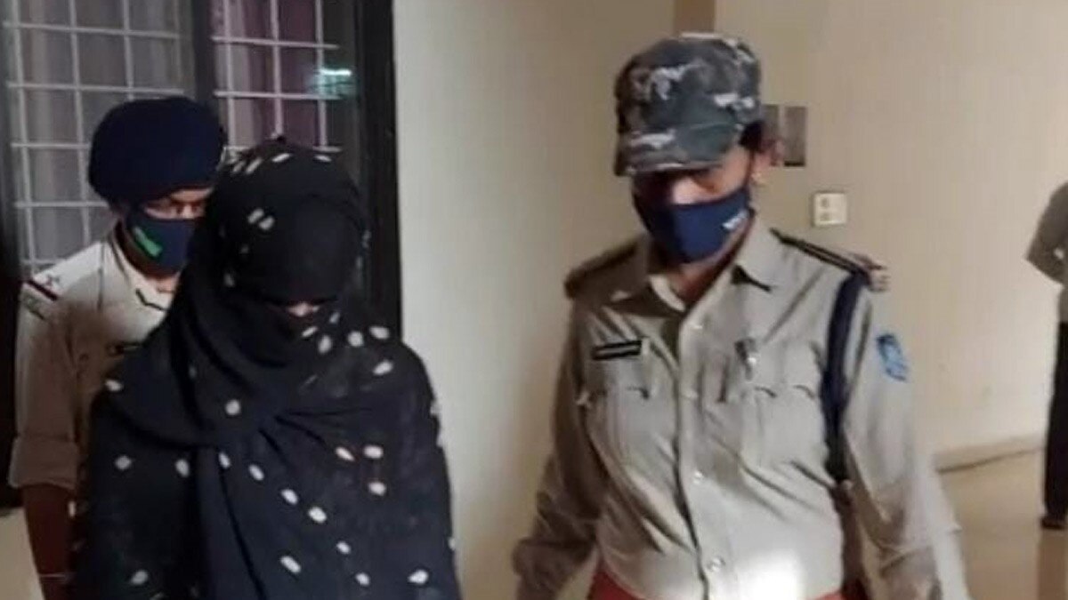 महिला ने प्रेमी के साथ मिलकर कर दी पति की हत्या  