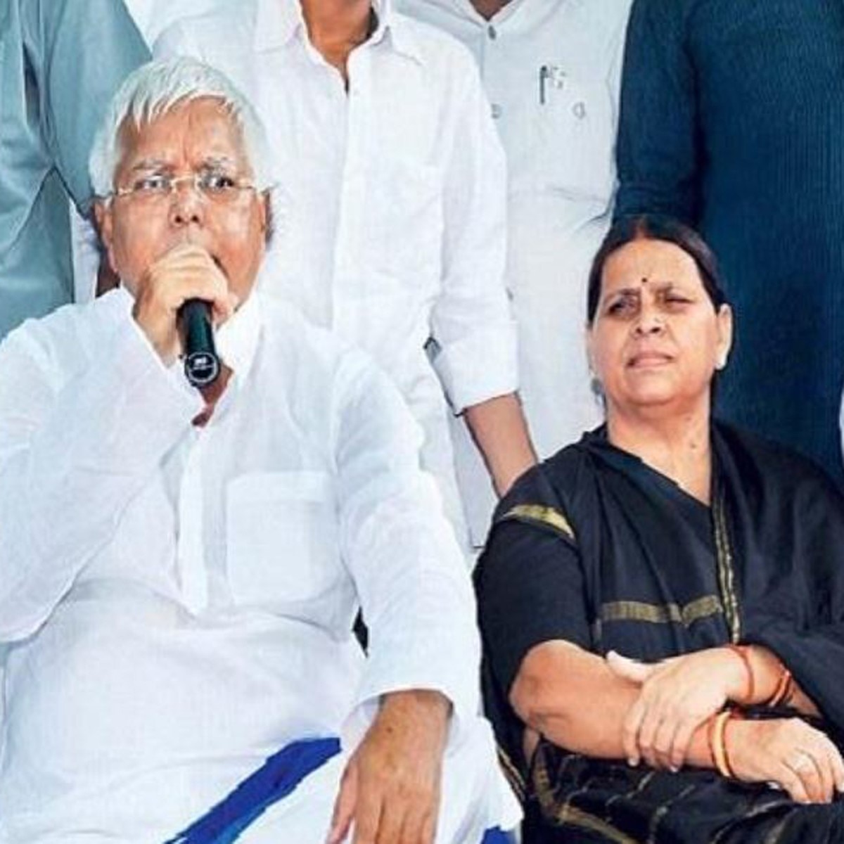 लालू यादव, पत्नी राबड़ी देवी के साथ  