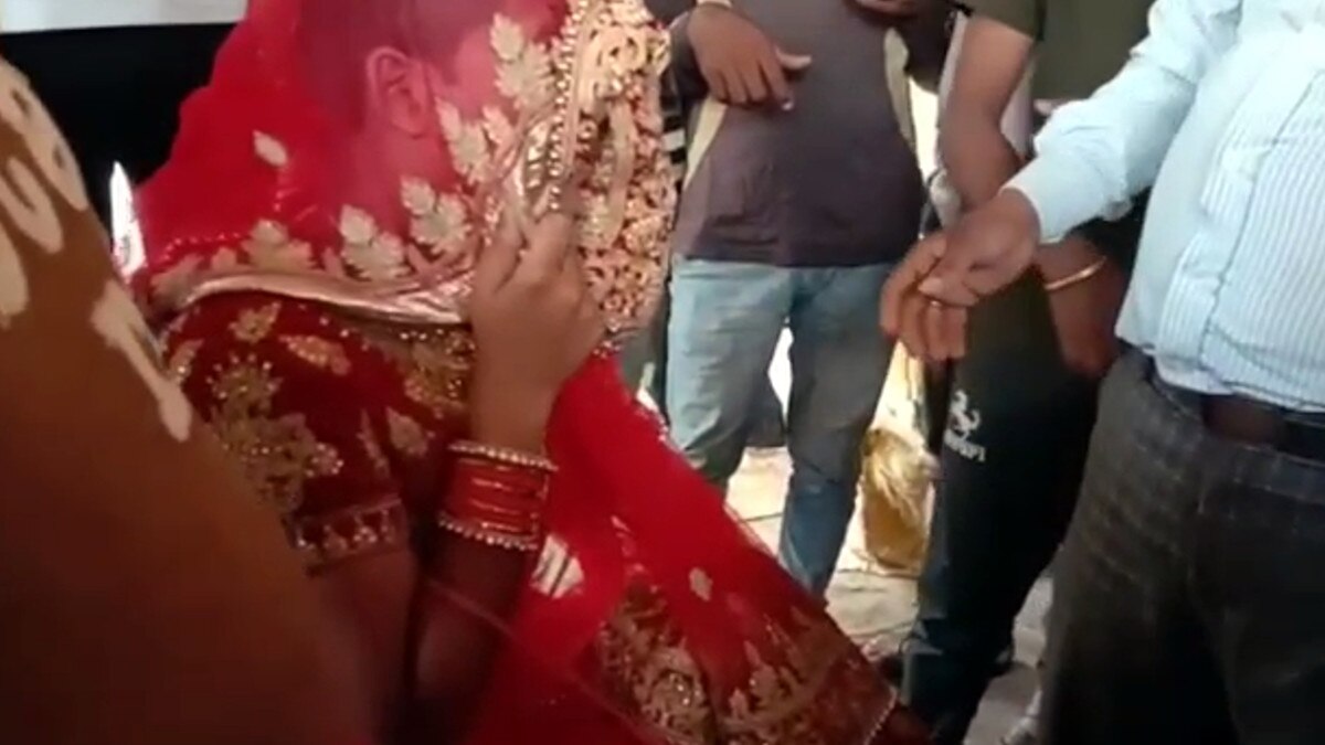 A young man entered the house disguised as a woman